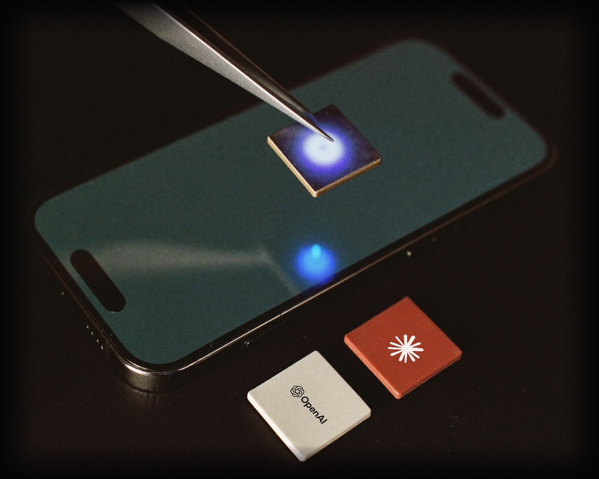 Illustration for the iOS 27 Siri model swap story