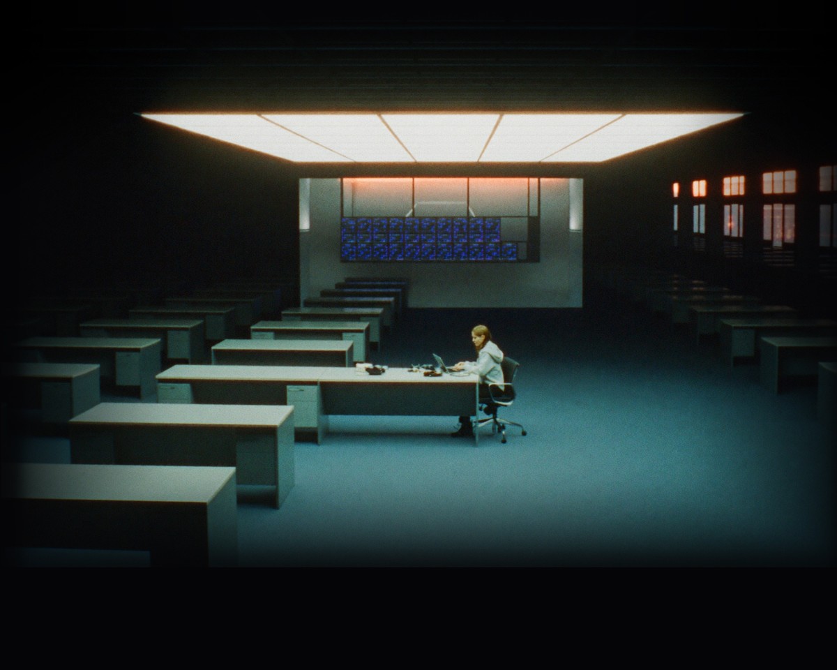 Illustration for the Shanghai one-person company compute grant story